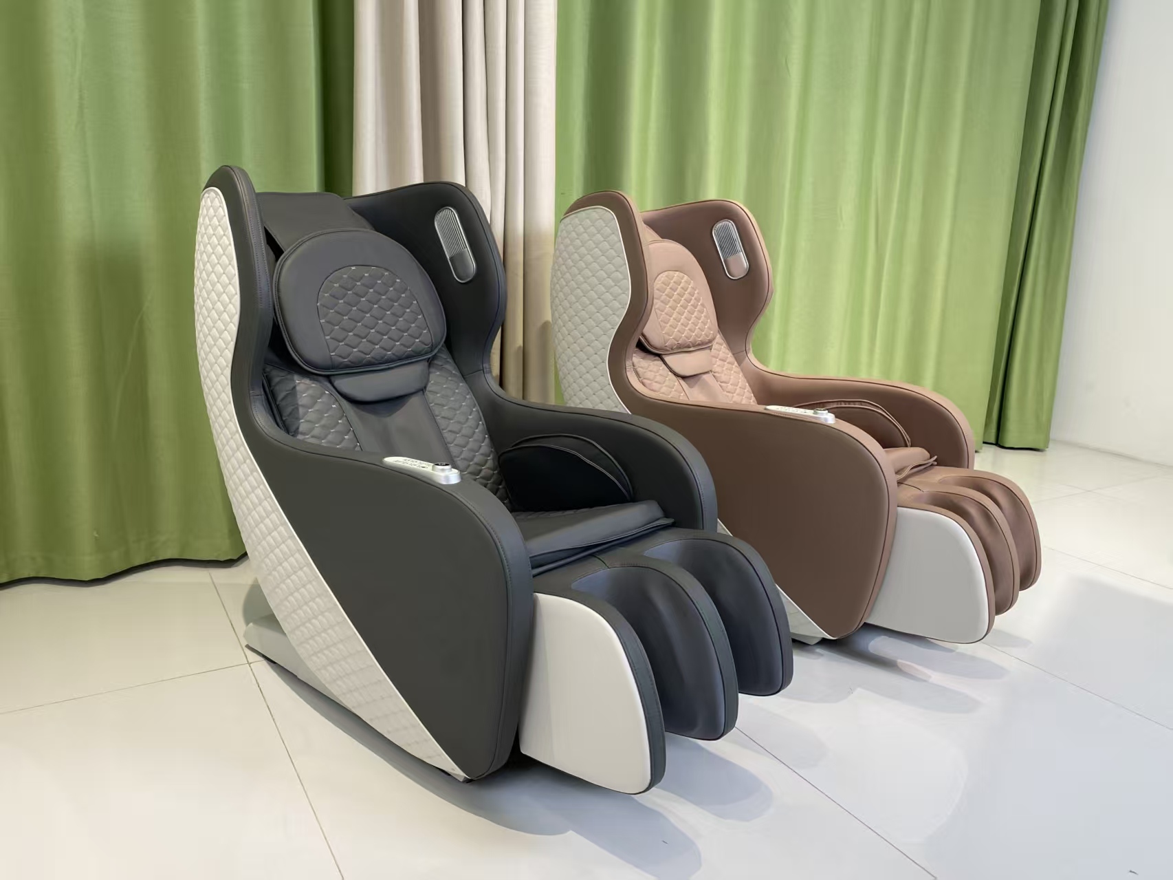 Leisure Massage Chair with Zero Gravity Recline and Airbag Compression Massage