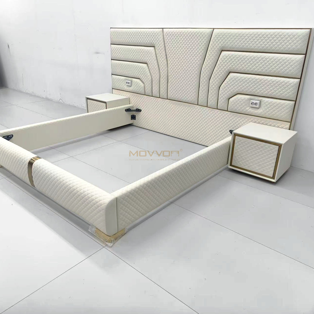 Luxury Integrated Leather Bed with Twin Nightstands